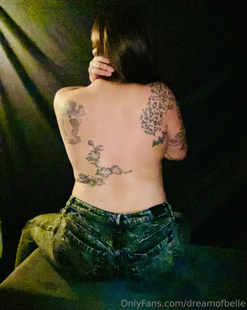 Sometimes i even take nice pictures that turn naughty dm me to get the 