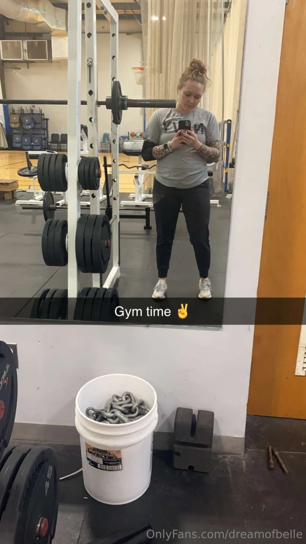 Gym time baby gotta work on these glutes for you 