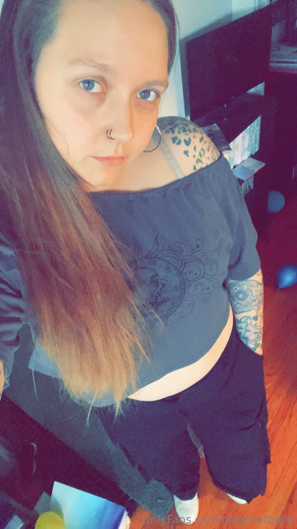 Getting ready for a fun night i d love it to be with you baby 