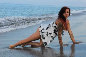 Wanna see more of my naughty beach shoot dm for pricing on the part 1