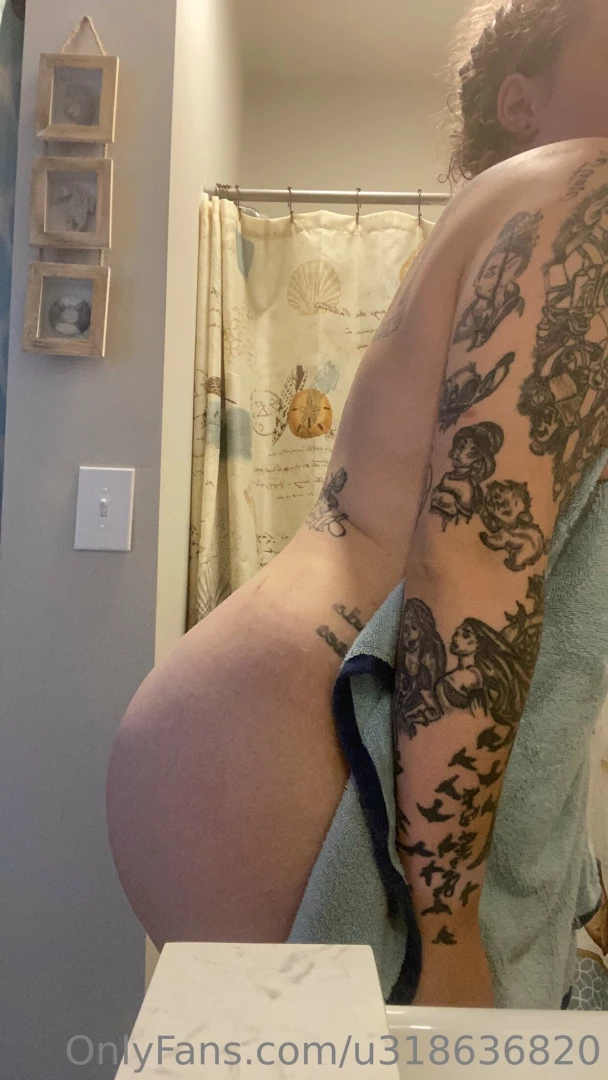 If you want to see what s hidden beneath this towel send me some love 