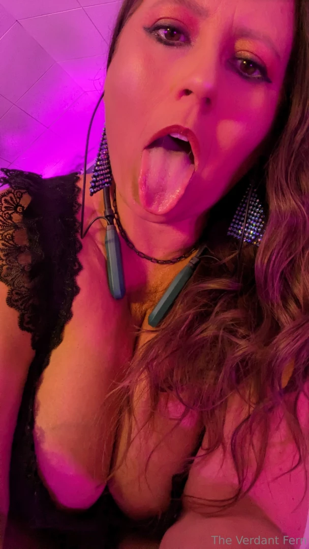 I had fun playing online last night my pussy is getting excited just part 6 