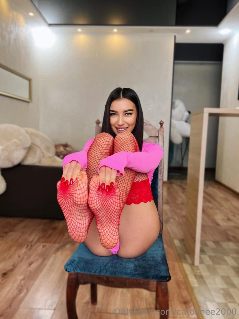 Hot brunette io_sweetpie is eager for new sensations her perfect part 1 