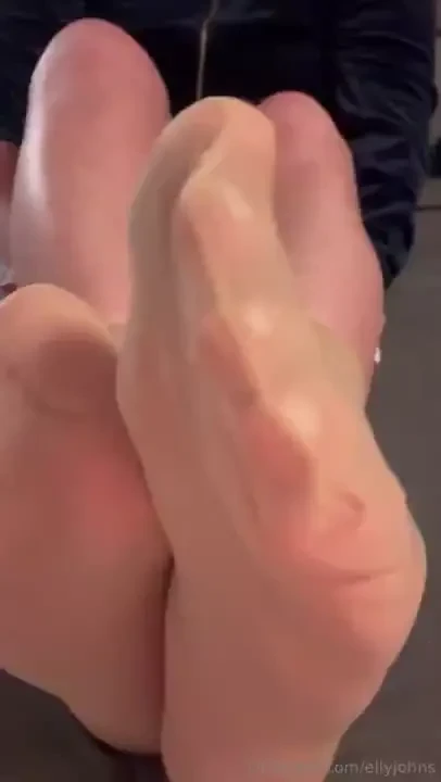 Be my little dog and i might let you lick my toes watch me spreading 