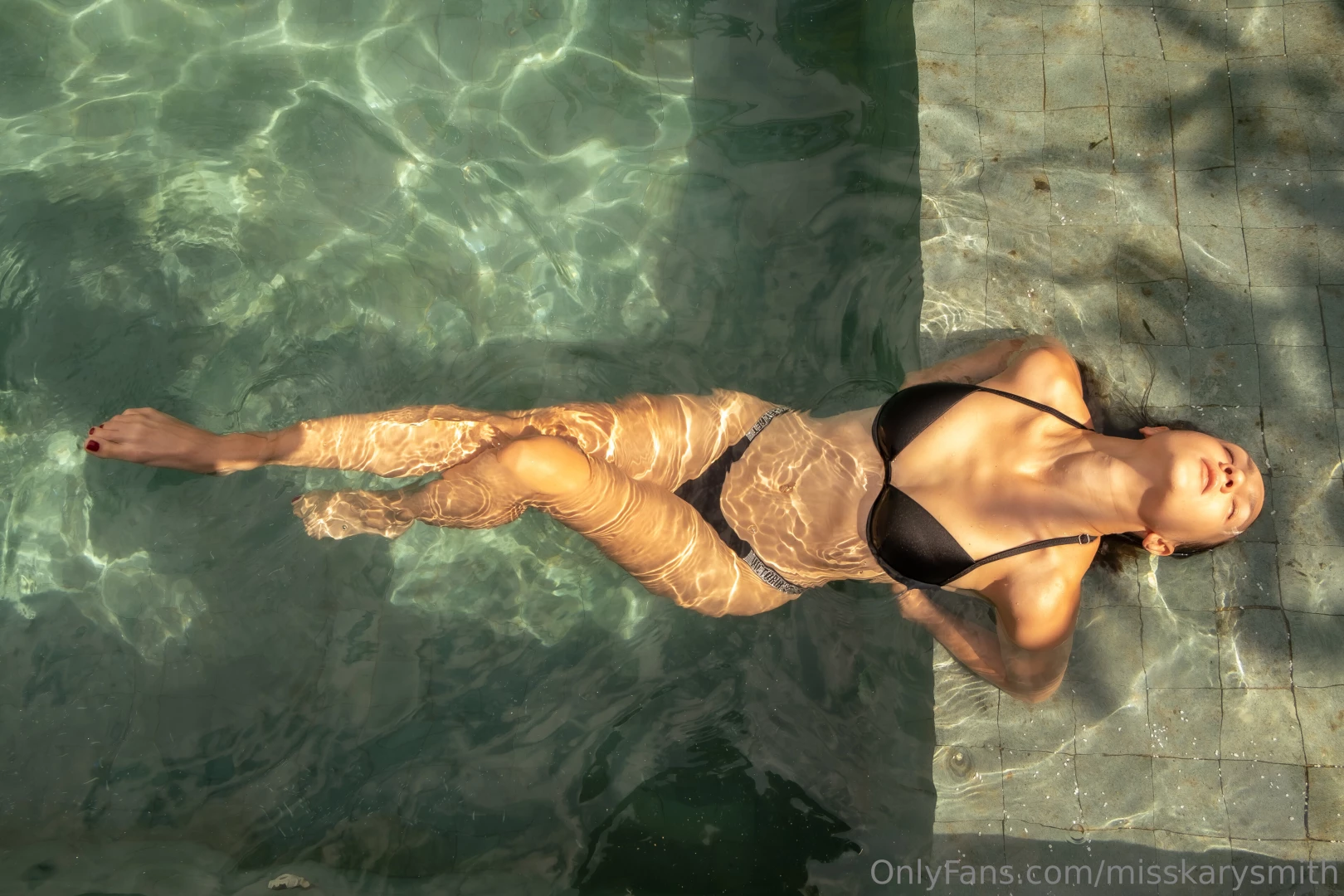 Breathing freely and having my heart beat rhythm run off by your gaze 