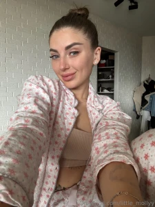 Don t fall for me unless you re ready for cozy nights emotional talks