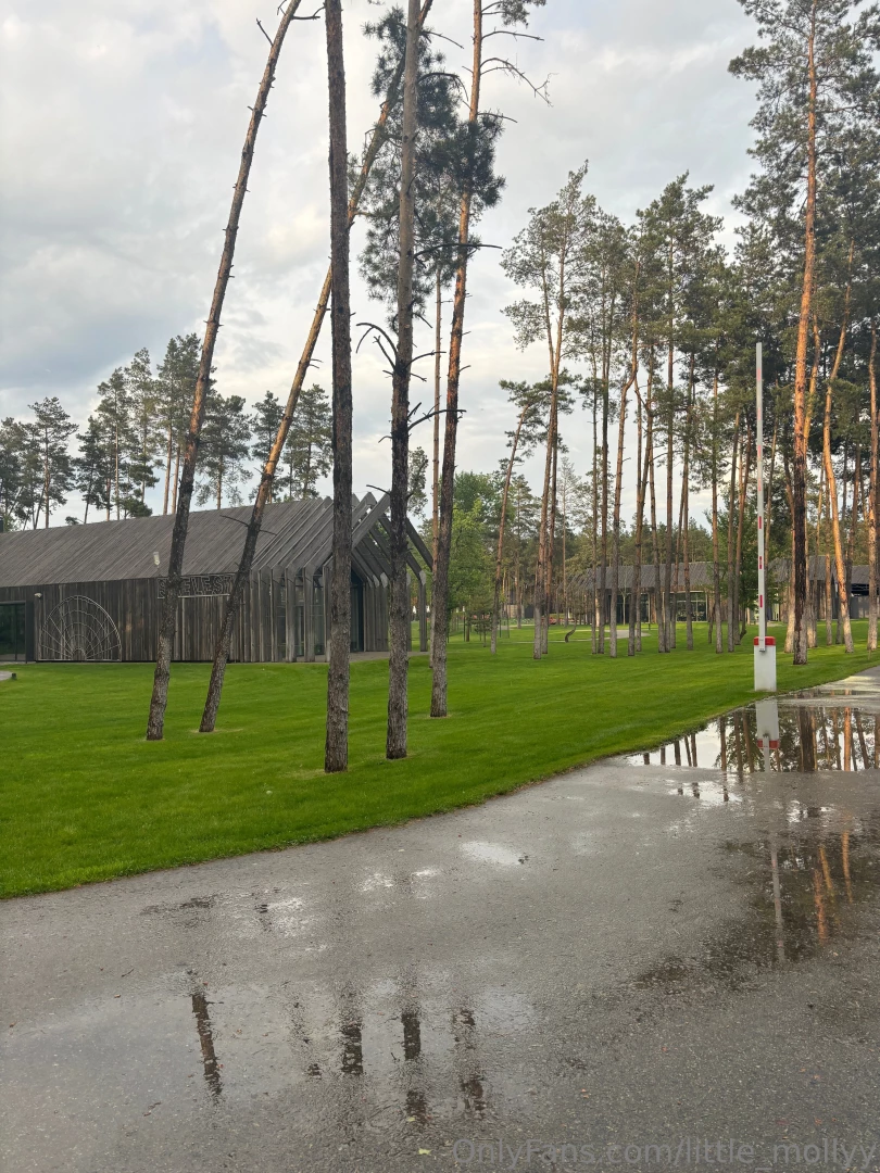 Today is such a rainy day but i don t feel bad spending it in a cozy 