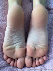 Nothing like a huge sole splashing like this huge load of cum final