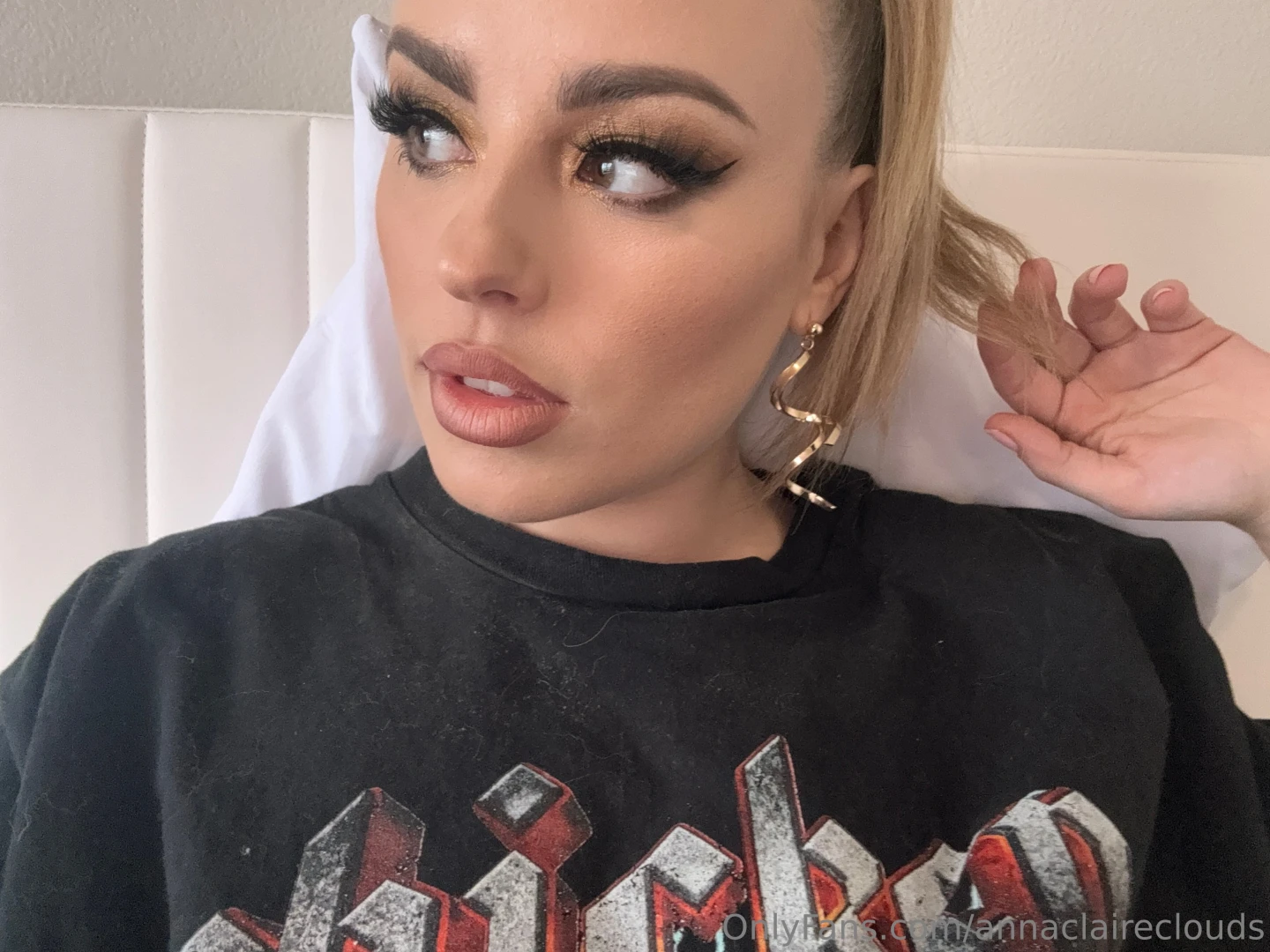 Feeling indecisive pick a number between 1 and 100 tip that amount and 