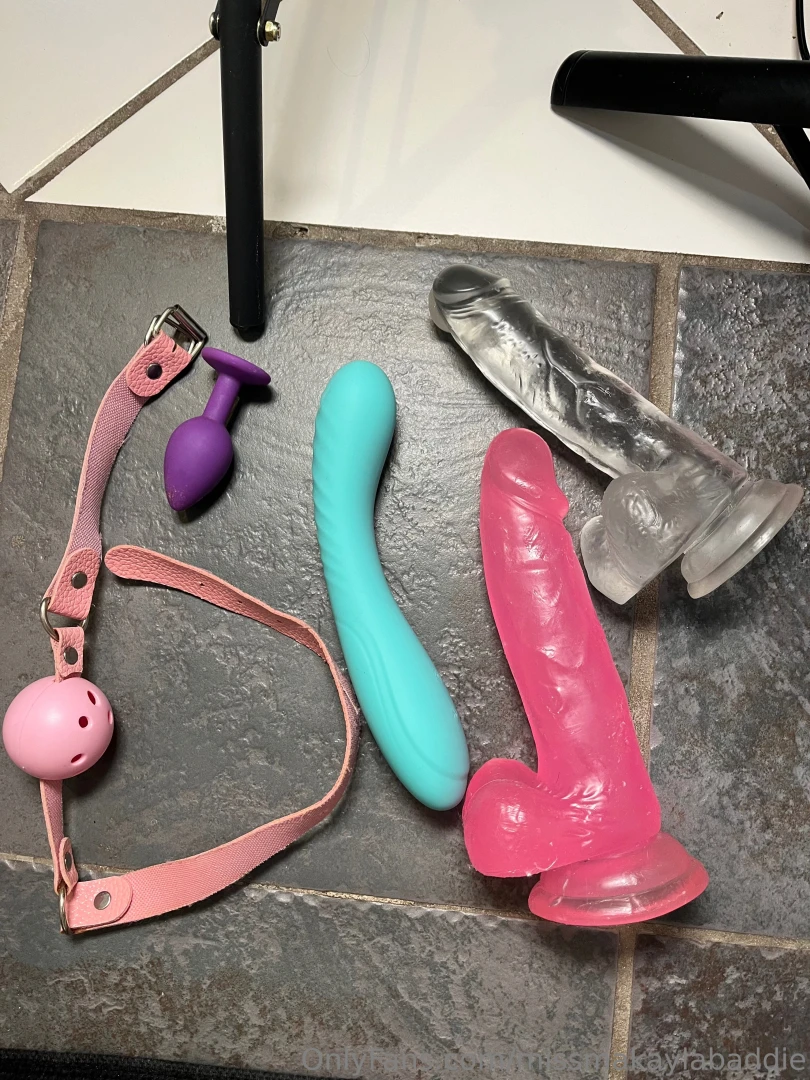 Watch me be a little slut for you spit drooling a bunch of toys 
