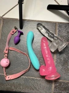 Watch me be a little slut for you spit drooling a bunch of toys