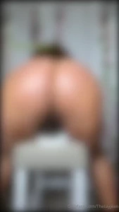 I call u to come over tell u to sit down get ur dick hard then ima