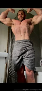 Now that s what you call a v - taper even better when you are looking