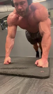 Finishing up a workout with some push-ups and side raises i live for