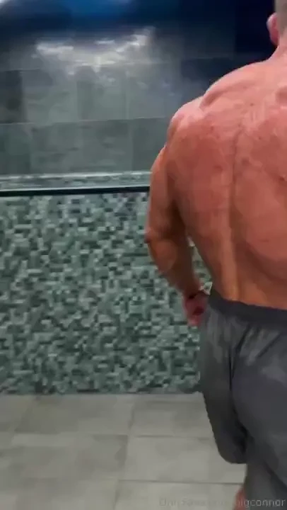 Who wants to come and hang at the spa with me 