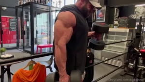 Blasting these biceps and then showing them off in the locker room