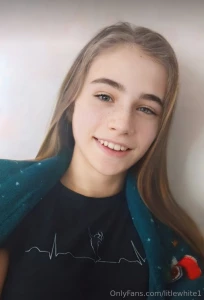 Honeyfoxvip is wet right now busty babe honeyfoxvip honeyfoxvip loves part 96