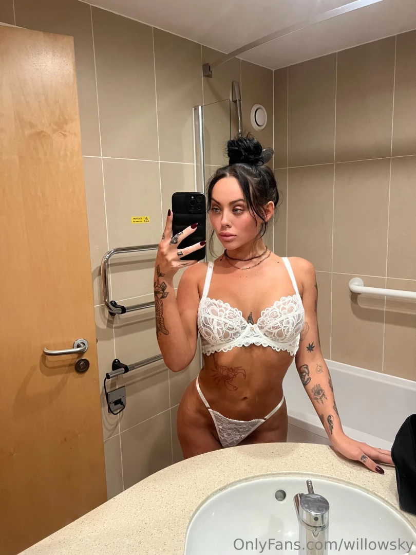 It s content day oooo i love these days super excited to get dressed 