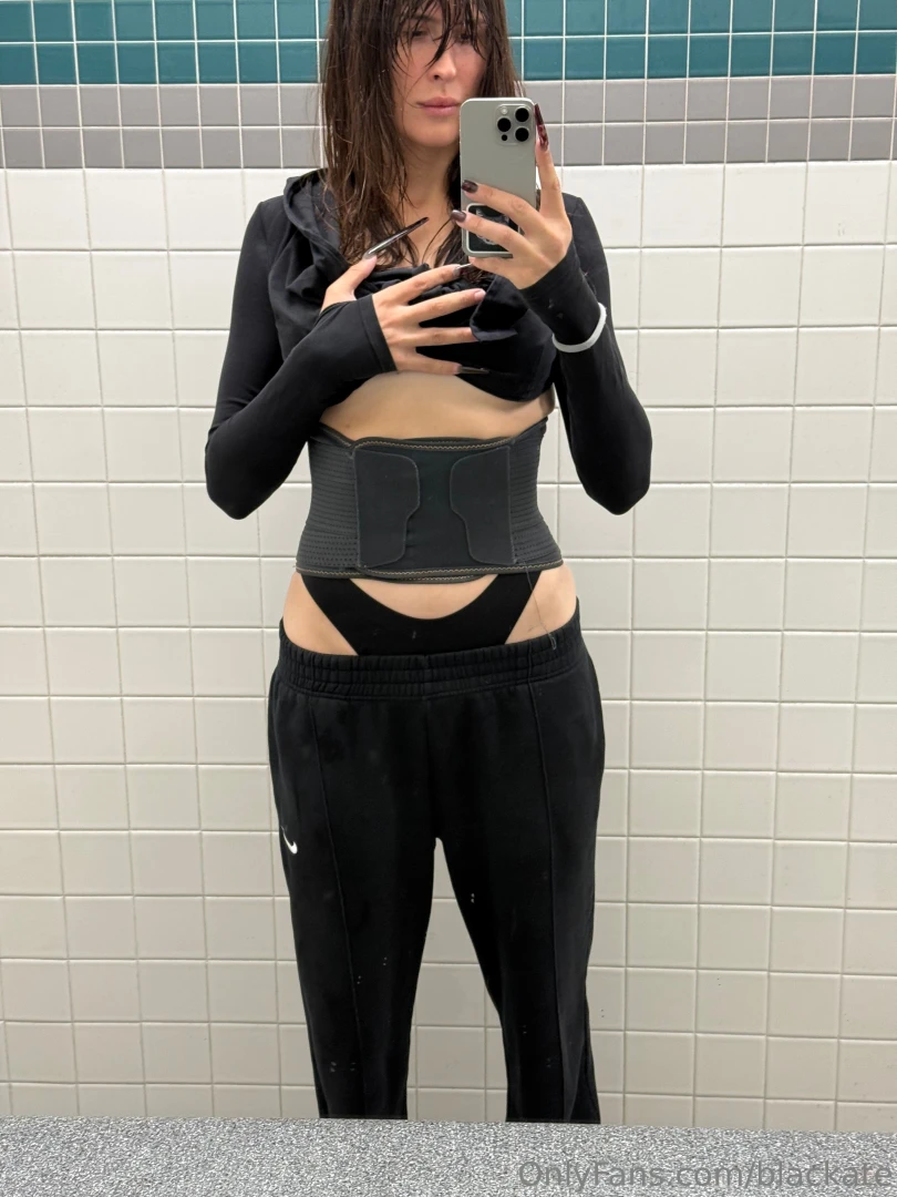 I like this outfit do you or do you want to see me without it 