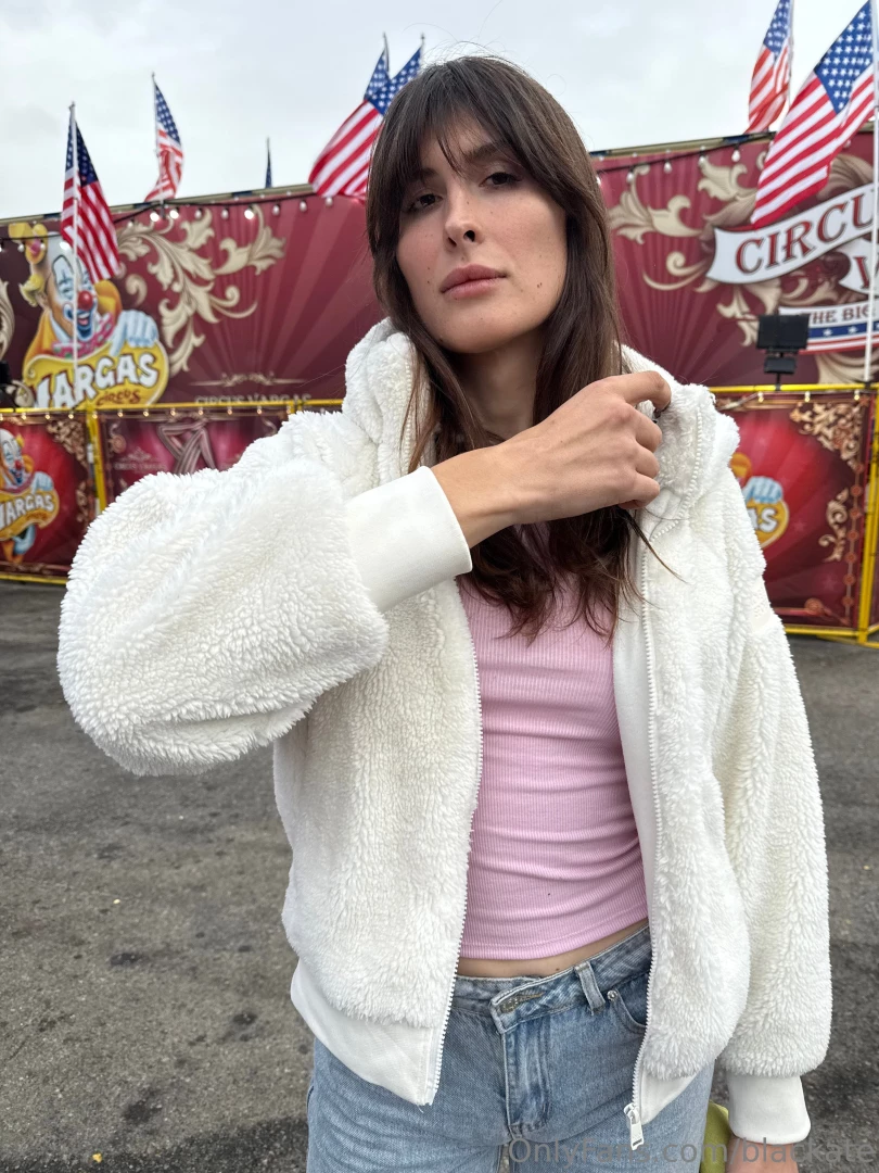 Who are you looking at do you want to see what s underneath 