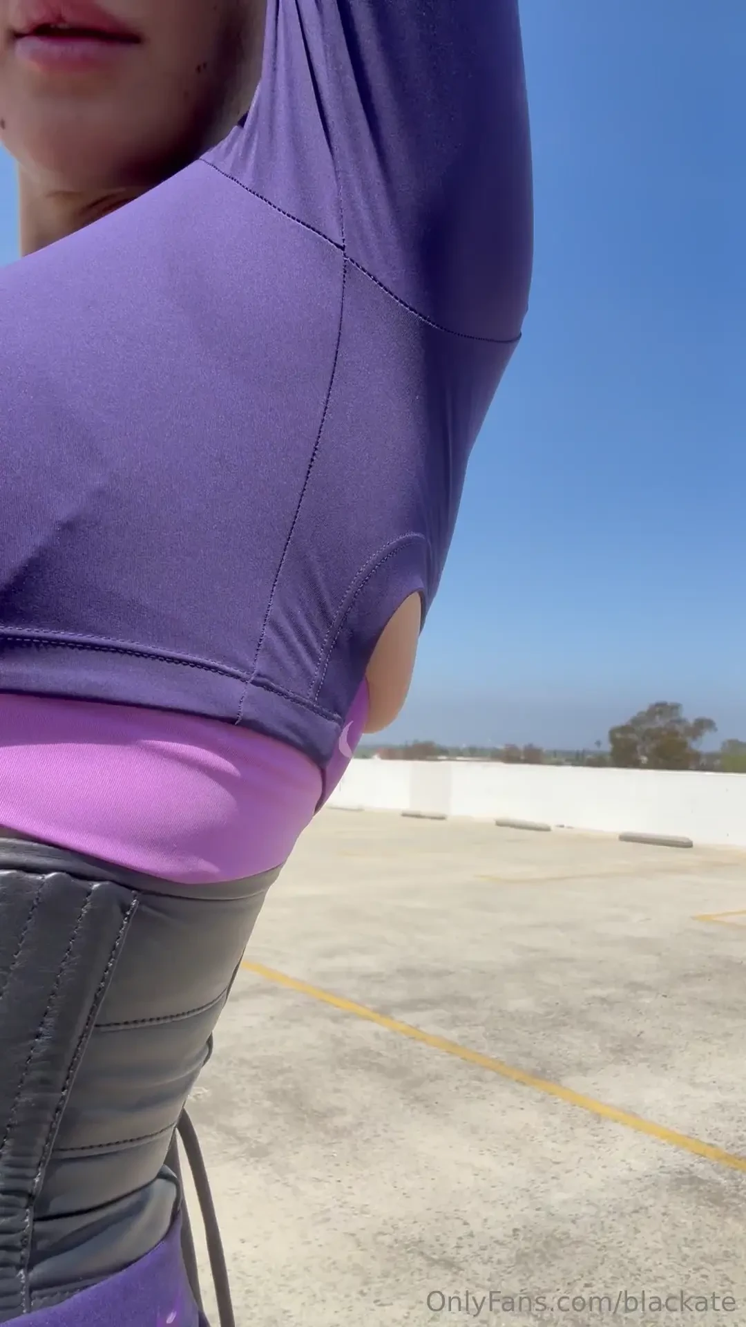 Tip if you like sweaty armpits after the gym do you want to suck my 