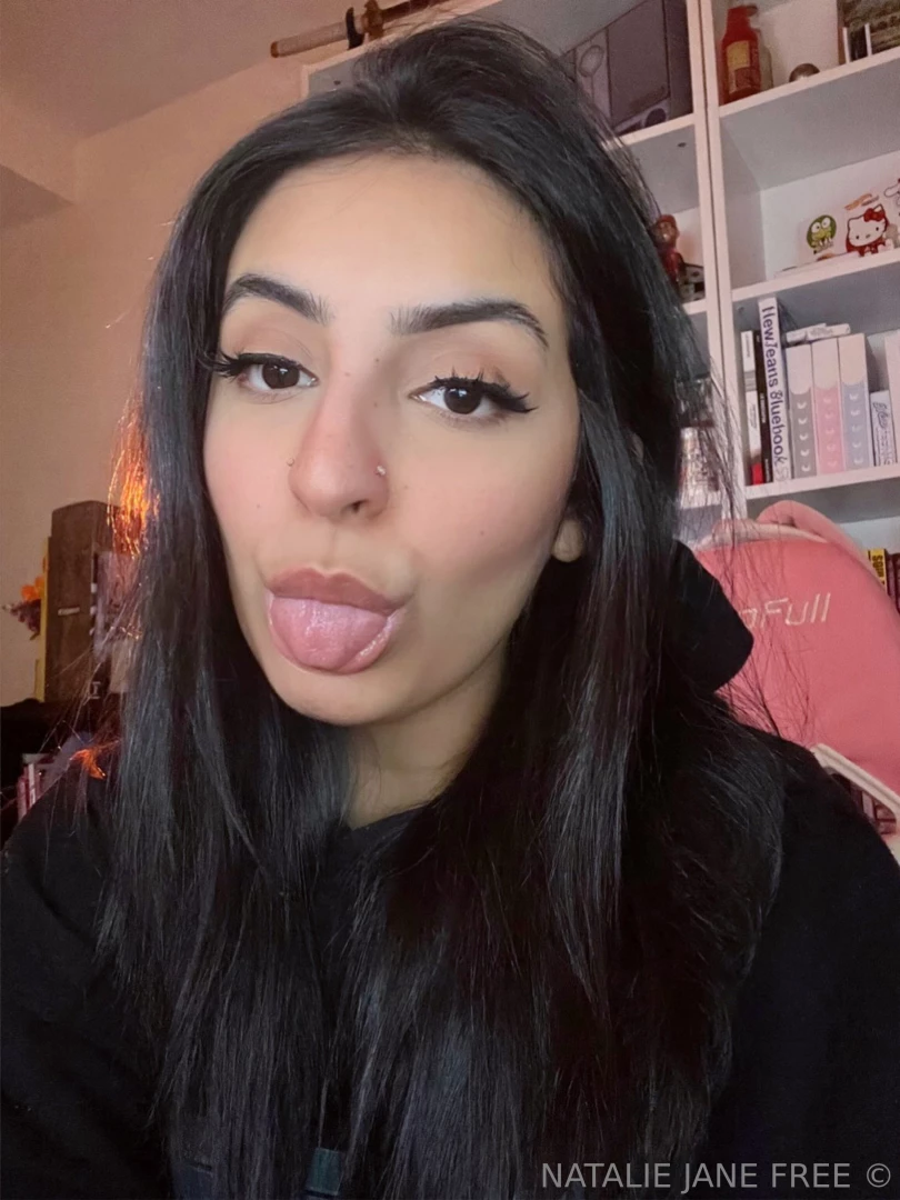 Need to cum before bed check your dms hehehe 