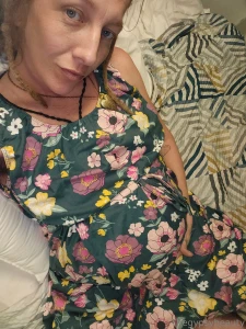 37 wks prego bare with me
