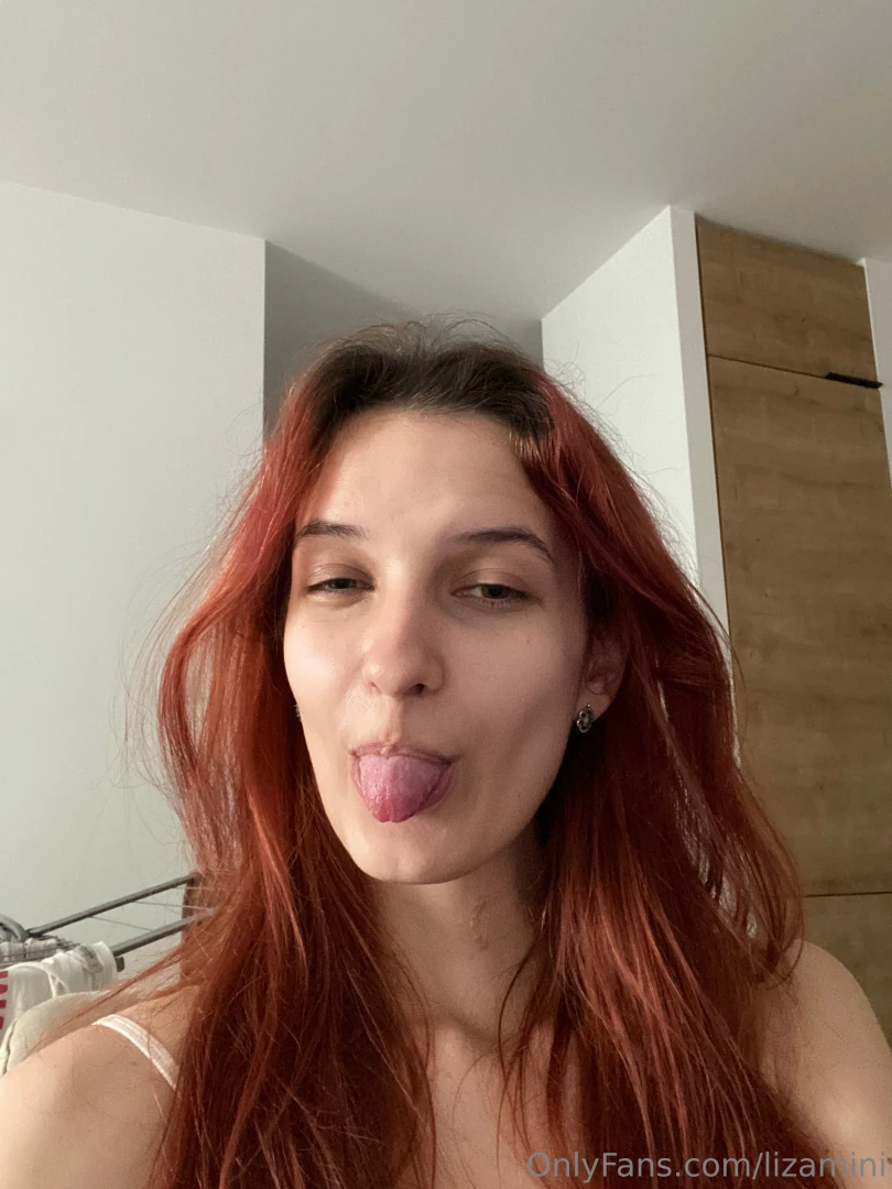 Heeey naughty boy tell me how you are usually spending your morning 