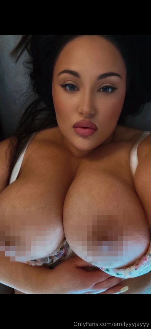 Pls blow ur load all over these fat tits 