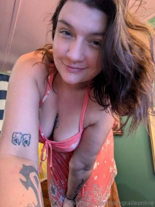 Think i m cute prove it