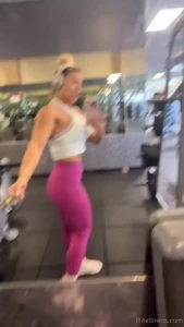 Pumpin pumpin pumpin wanna feel