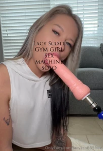 Super creammmy solo with the sex machine i did some stretching and got