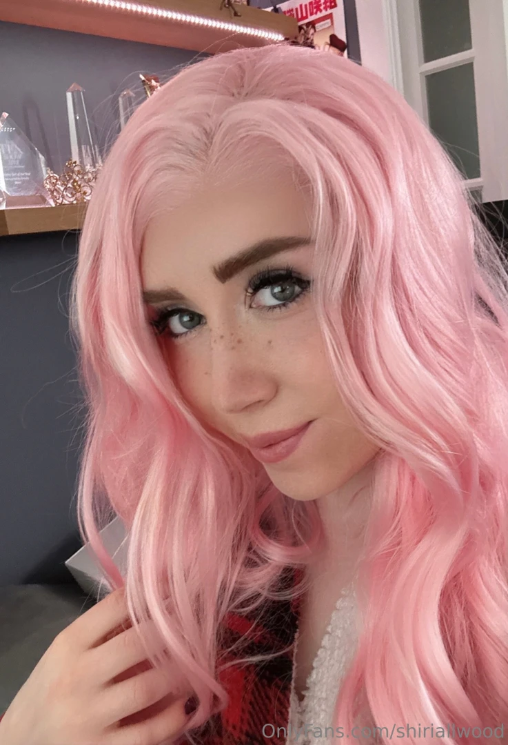 Do you think pink hair suits me 