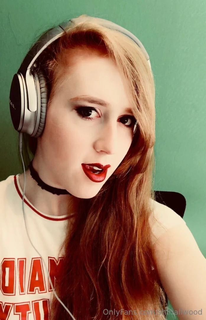 What song do you think i am listening to 