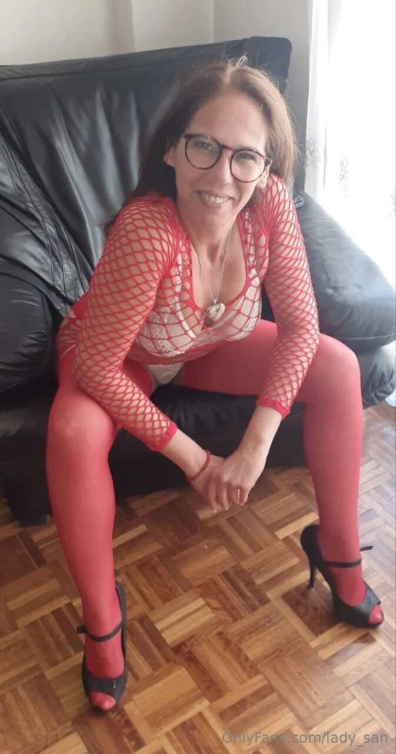 Red black leader no matter the color just the actitud i m your 