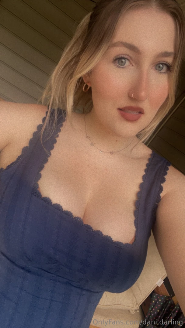 Watch me strip down to play with my nipples and smack my ass 