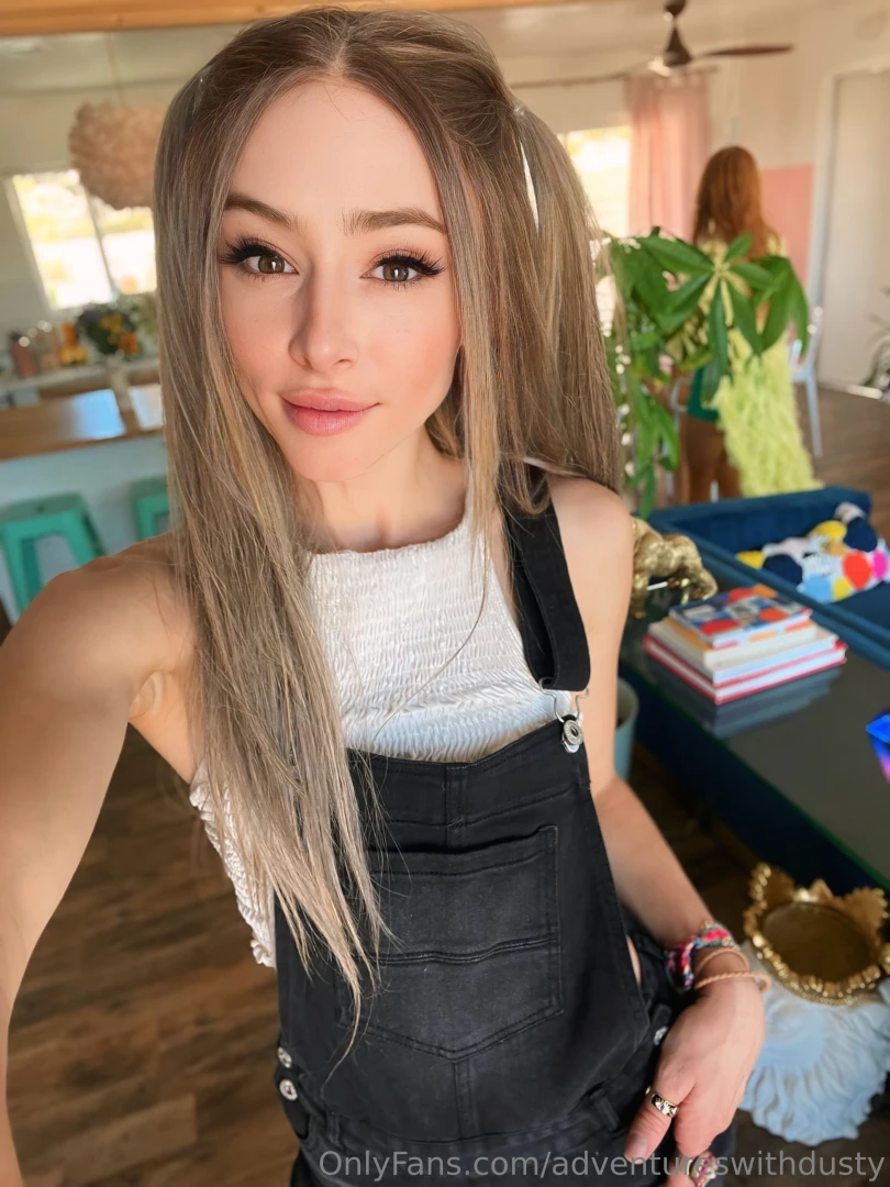 I see you scrollin on a monday let s kill some time together come tell 