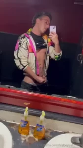 One of my subscribers got me rock hard while i was at happy hour