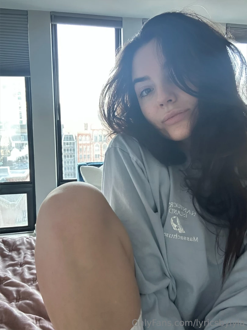 Pillow talk queen 