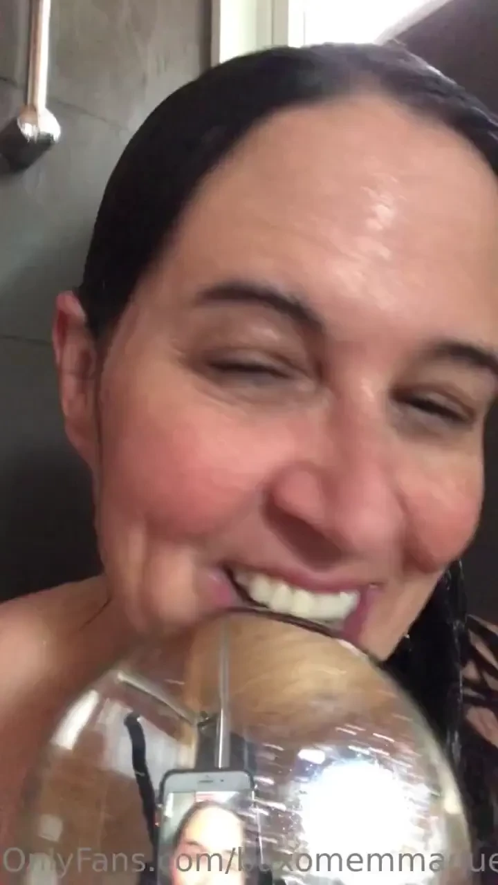 20 min of shower fun and cum i had the brilliant idea of doing a 