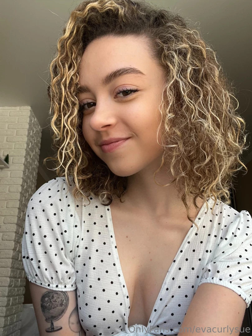 I m a cute curly girl and i want to share my beauty with you how about 