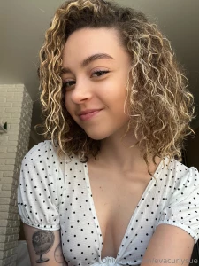 I m a cute curly girl and i want to share my beauty with you how about