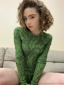 How hot do you find this look on me part 1