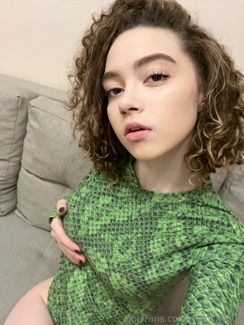 How hot do you find this look on me 