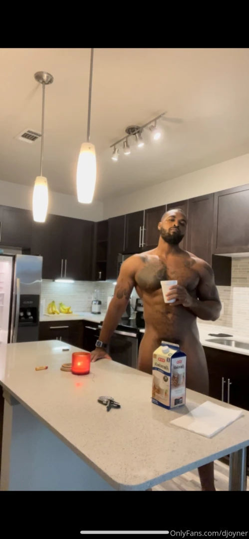 May i be in your kitchen nude 