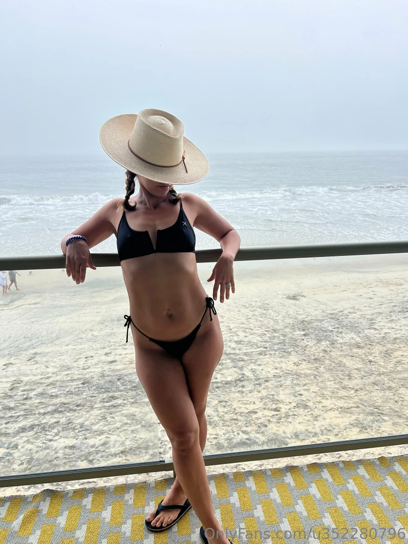 Drinks at the beach are my favorite part 3 