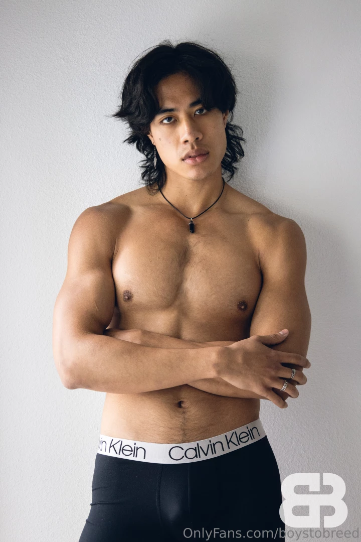 Every so often i get a top who wants to sit on my cock and sinchonut part 1 