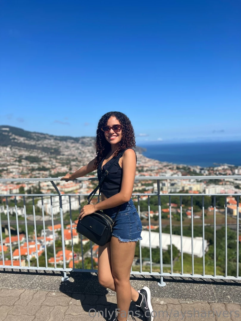 Looking cutee this summer 