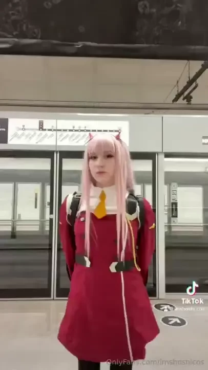 Zero two en el metro jiji quiero hacer una versi n de 02 en lencer a 