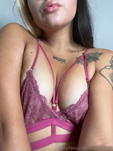 What are you staring at slide to my dm for some fun